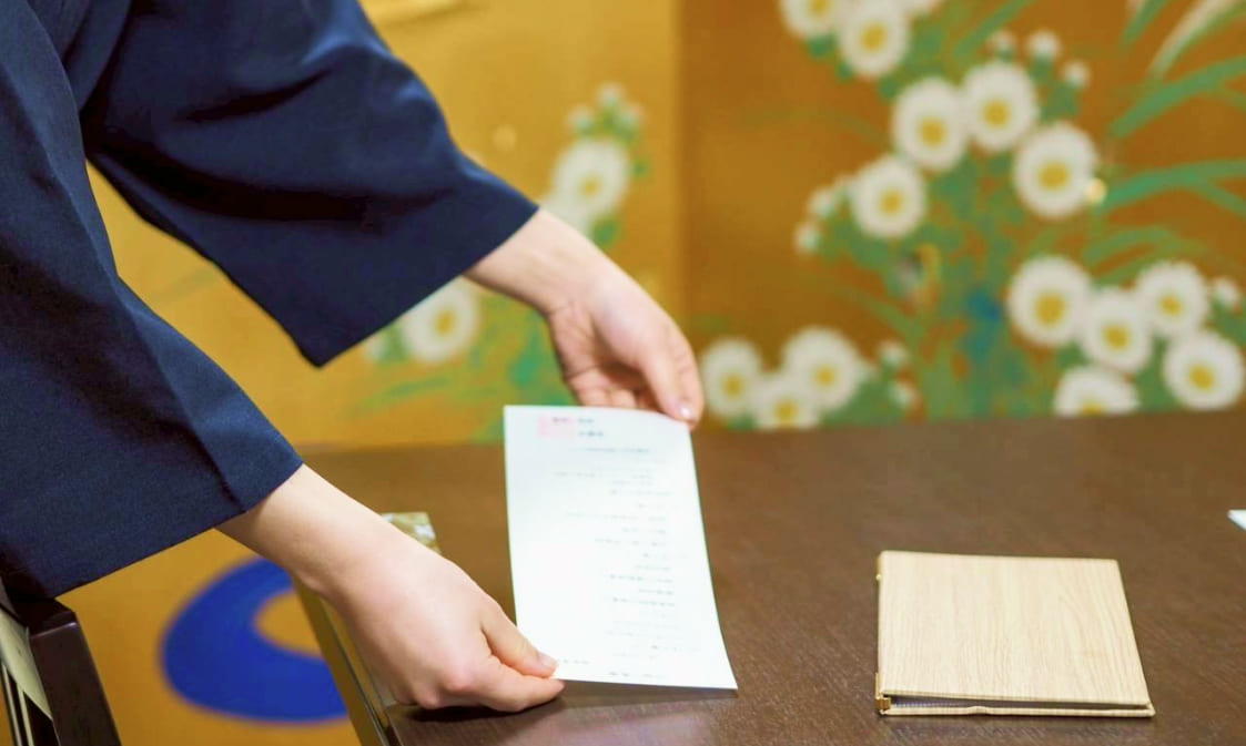 ホールスタッフイメージ