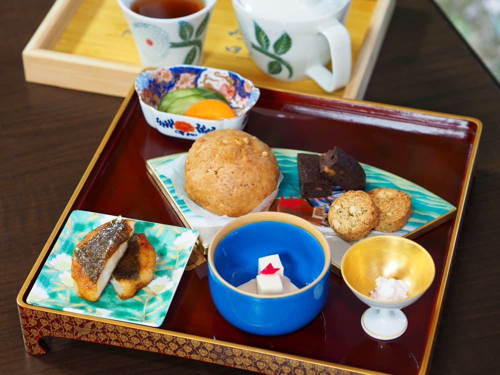 日本の伝統と美を味わう
和のアフタヌーンティ
